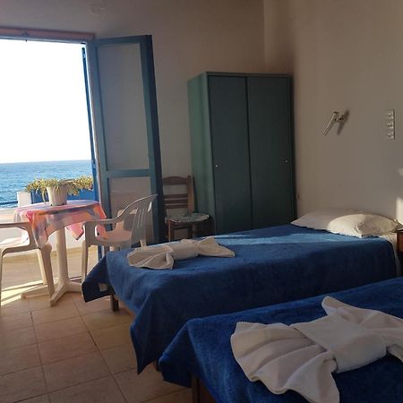 Taverna Akrogiali Loutro Bagian luar foto
