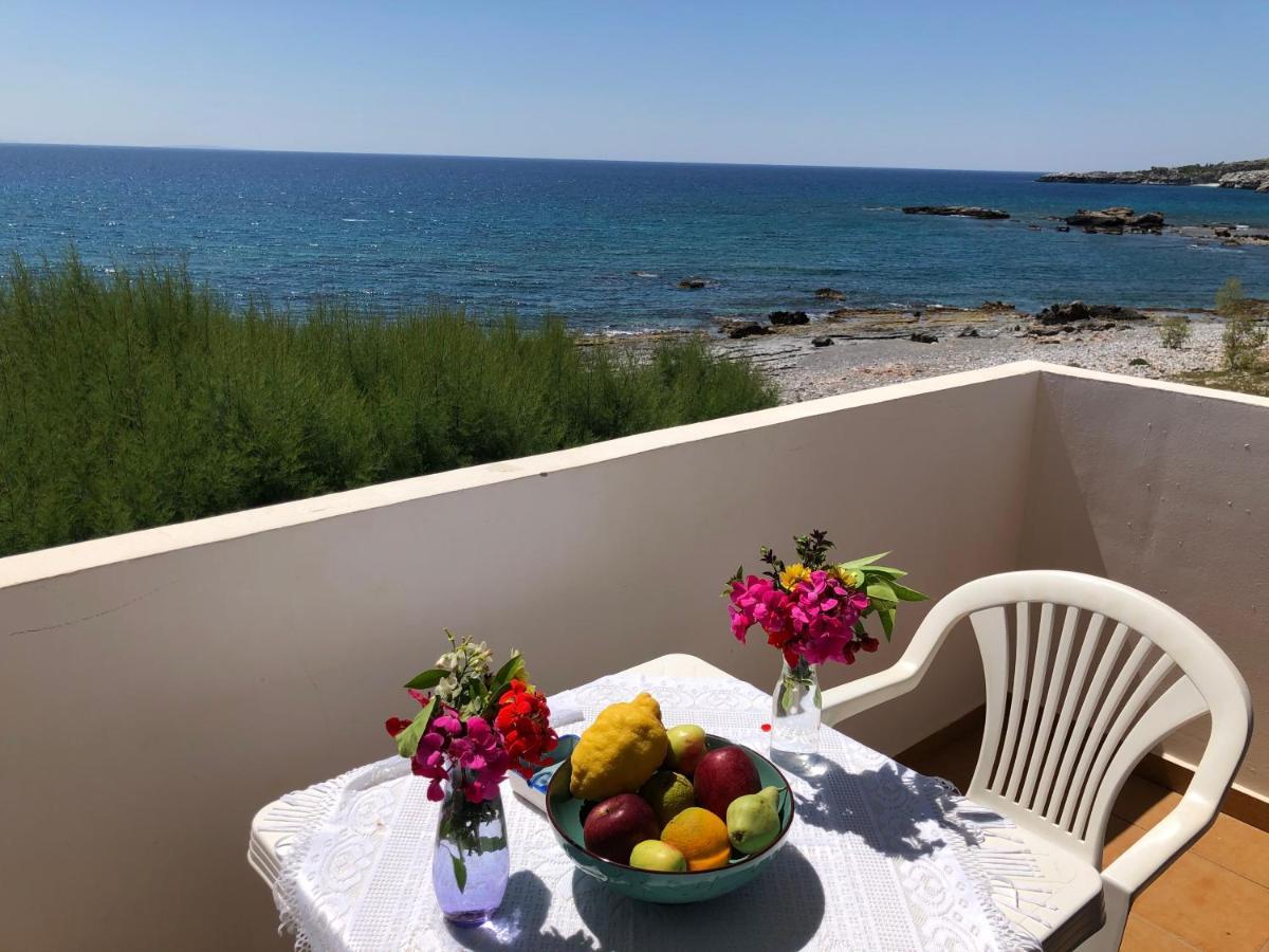 Taverna Akrogiali Loutro Bagian luar foto