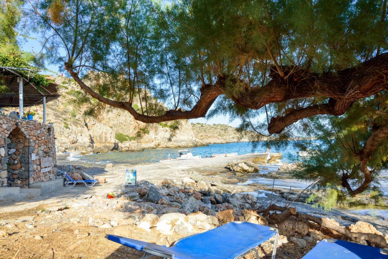Taverna Akrogiali Loutro Bagian luar foto