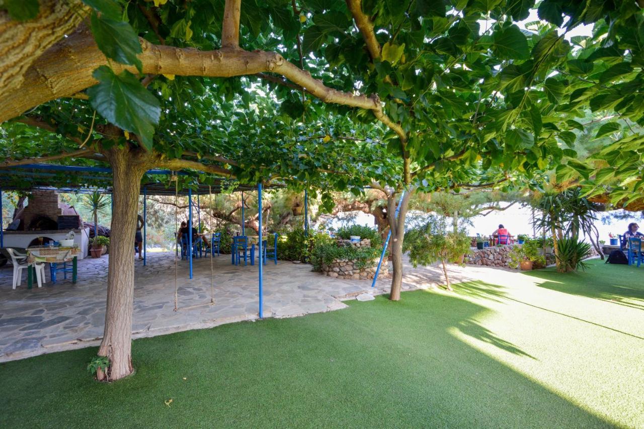 Taverna Akrogiali Loutro Bagian luar foto