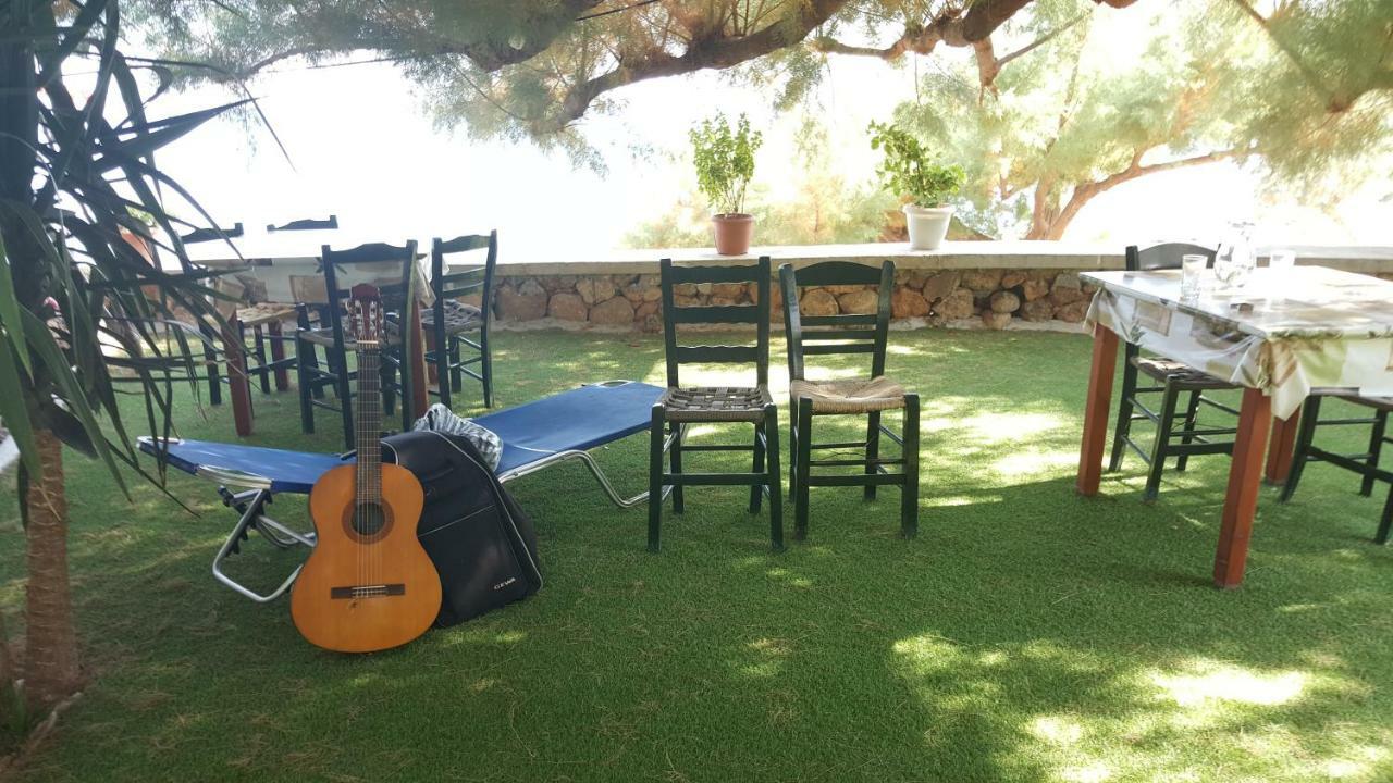 Taverna Akrogiali Loutro Bagian luar foto
