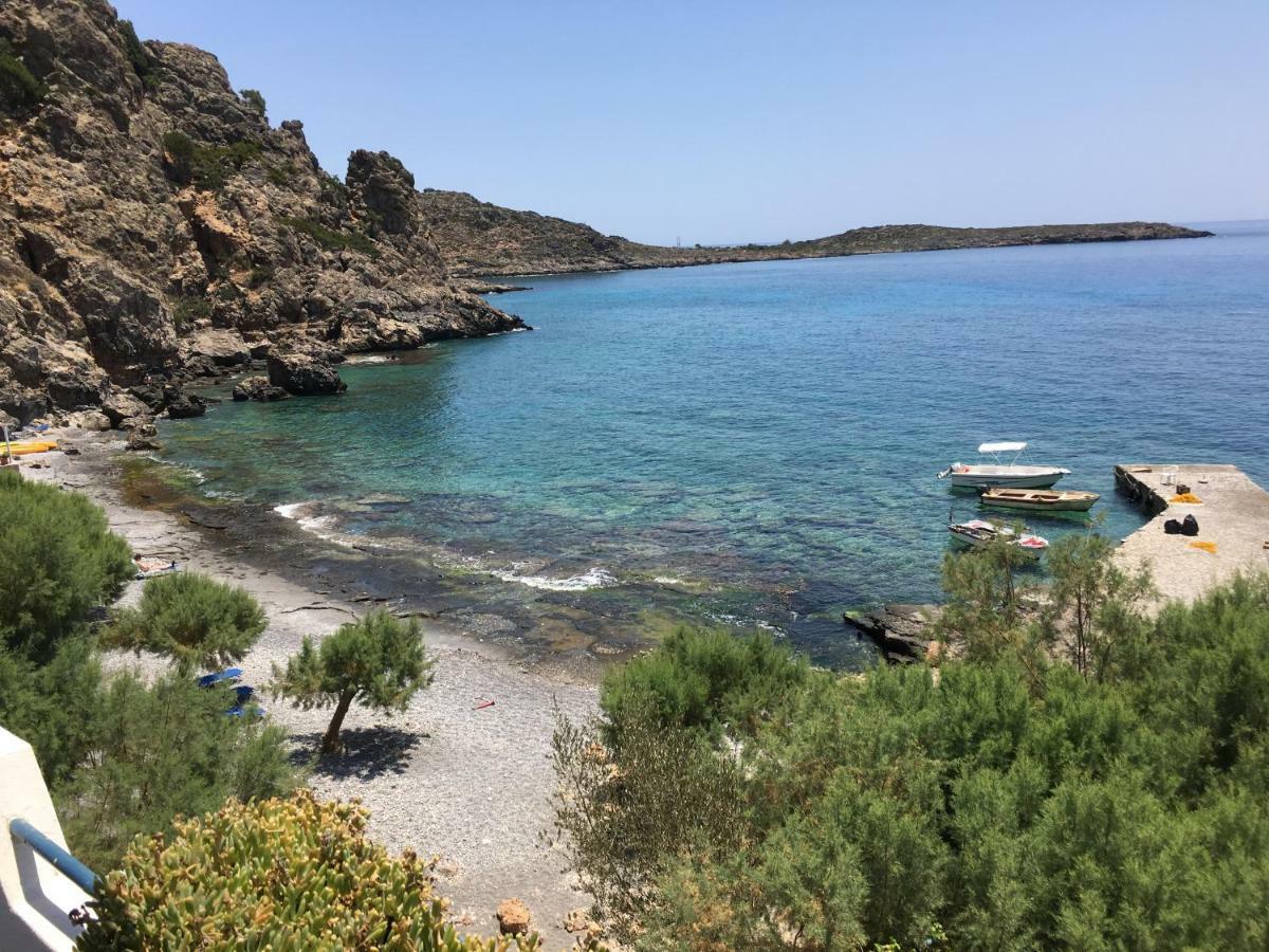 Taverna Akrogiali Loutro Bagian luar foto