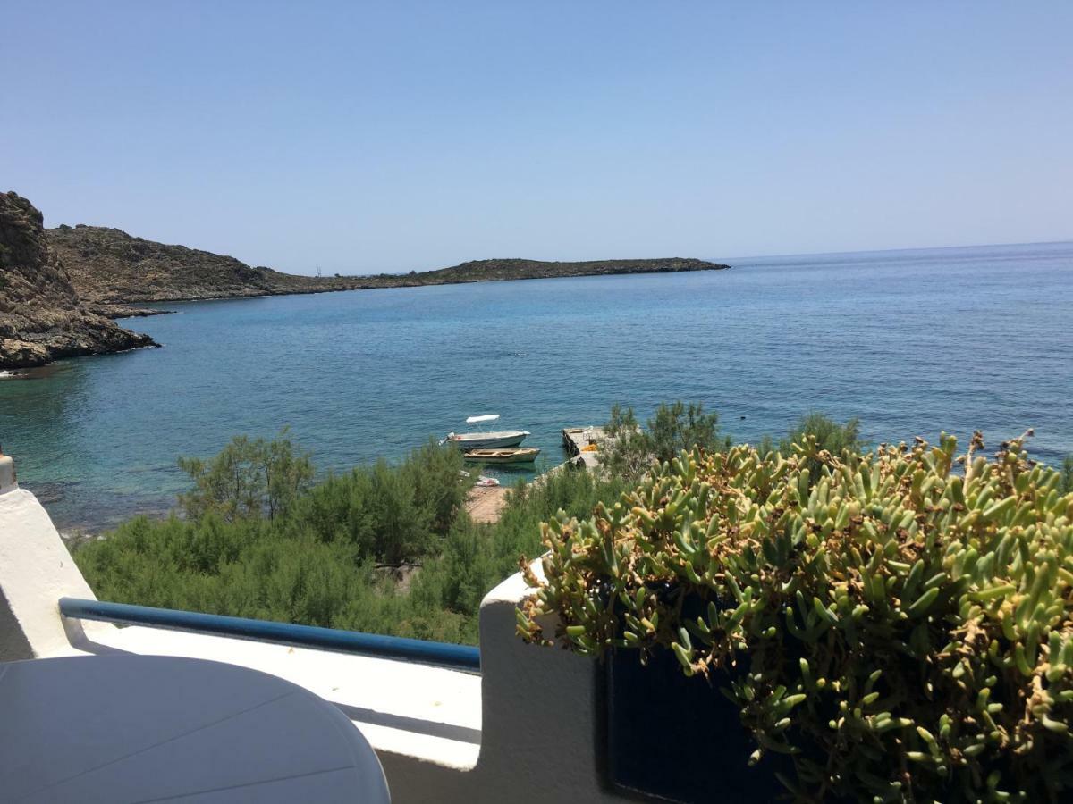 Taverna Akrogiali Loutro Bagian luar foto