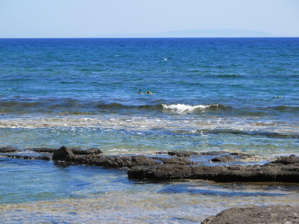 Taverna Akrogiali Loutro Bagian luar foto
