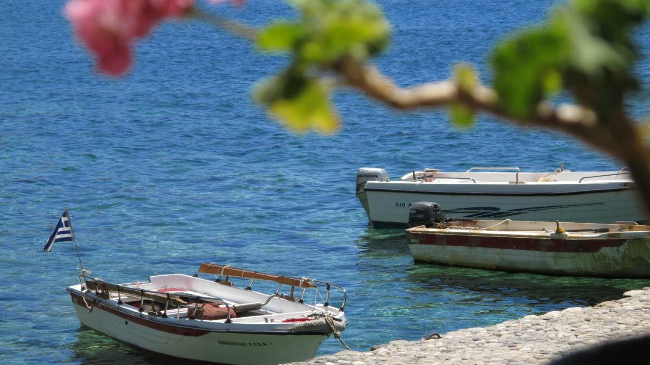 Taverna Akrogiali Loutro Bagian luar foto